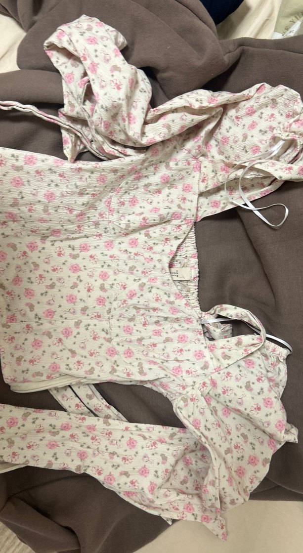 Dantel Detaylı V Yaka Uzun Kollu Crop Top - Görsel 2