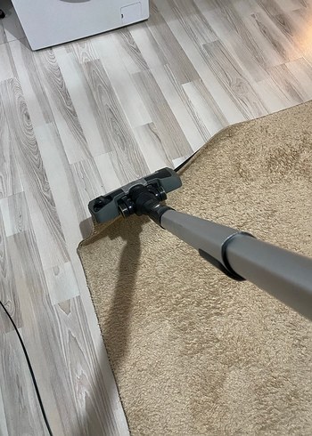 Gri Electrolux Toz Torbasız Elektrikli Süpürge - Görsel 3