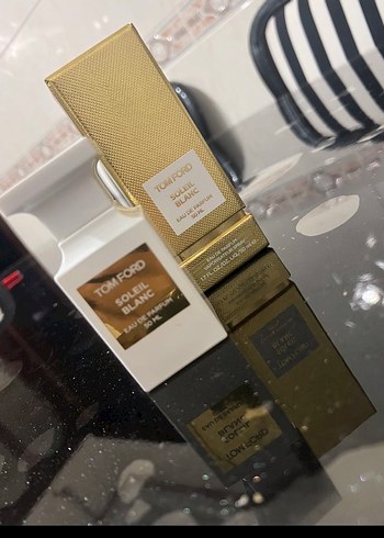 Tom Ford Soleil Blanc Kadın Parfümü 50ml - Görsel 3