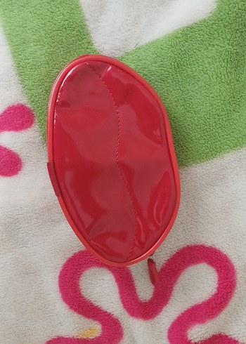 Kırmızı Fermuarlı Kadın Makyaj Çantası