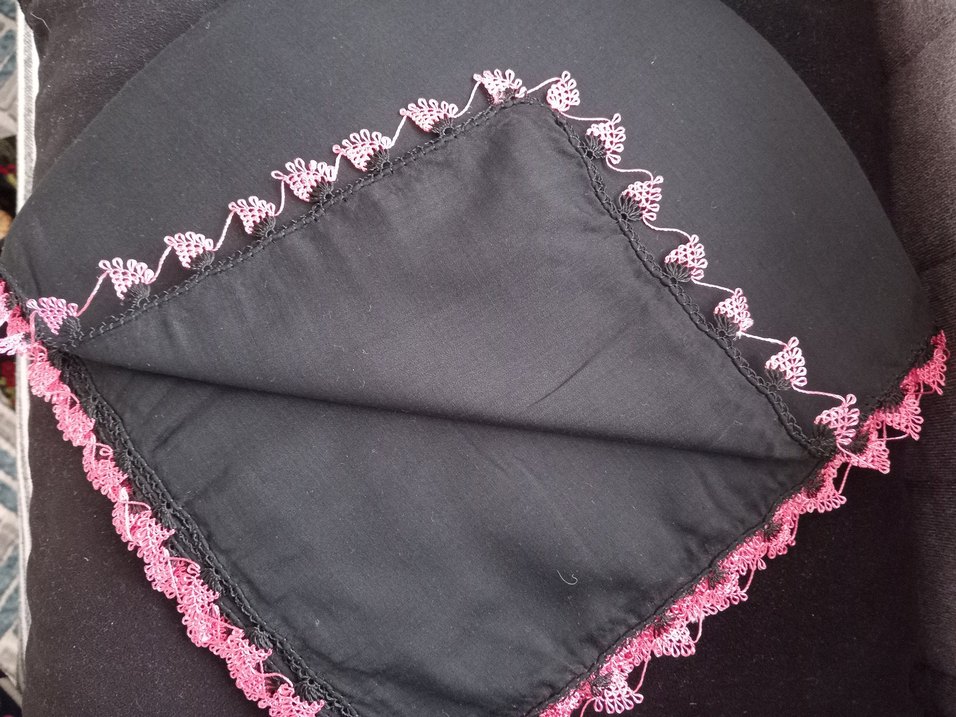 Pembe Fırfırlı Gotik Kadın Fular - Görsel 3