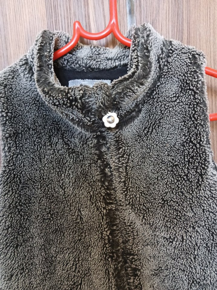 Kız Çocuk Gri Düğmeli Yelek - Görsel 2