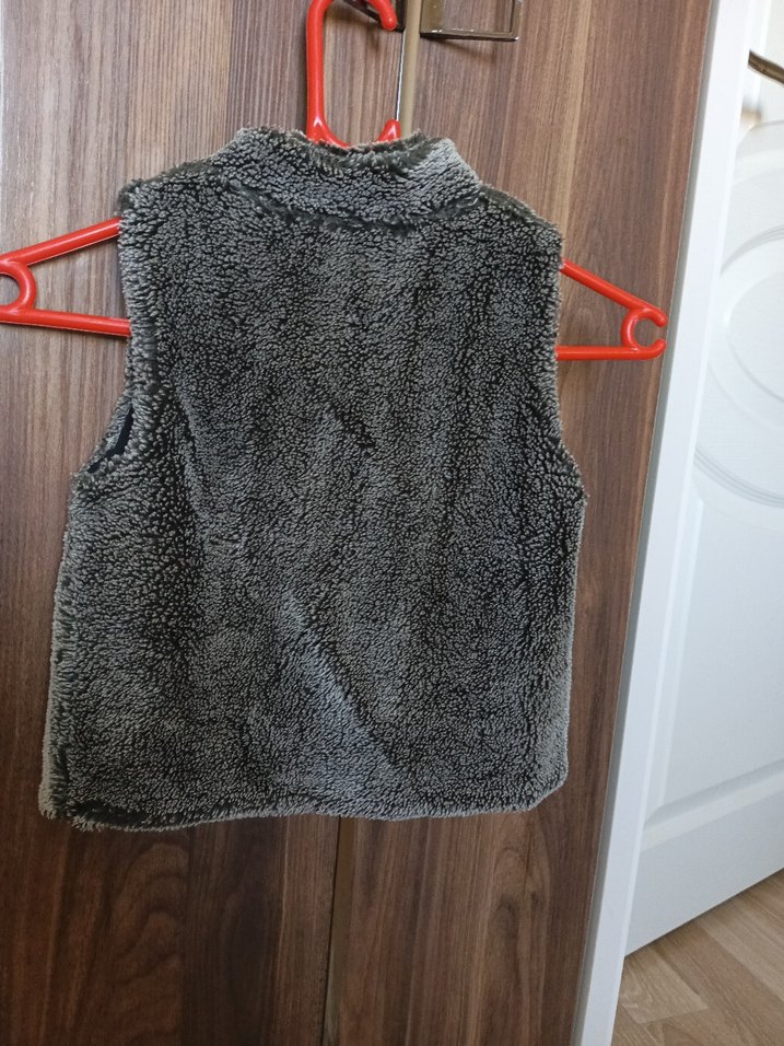 Kız Çocuk Gri Düğmeli Yelek - Görsel 3