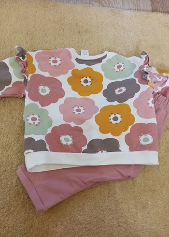 Çiçek Desenli Bebek Kız Takımı - Görsel 4