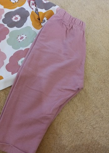 Çiçek Desenli Bebek Kız Takımı - Görsel 3