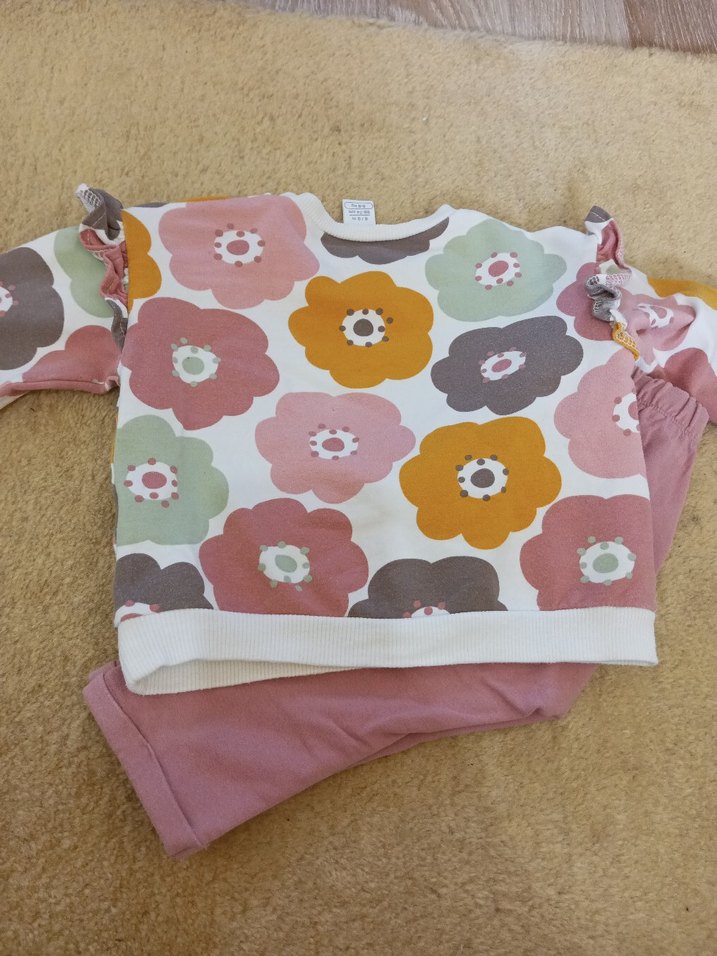 Çiçek Desenli Bebek Kız Takımı - Görsel 4