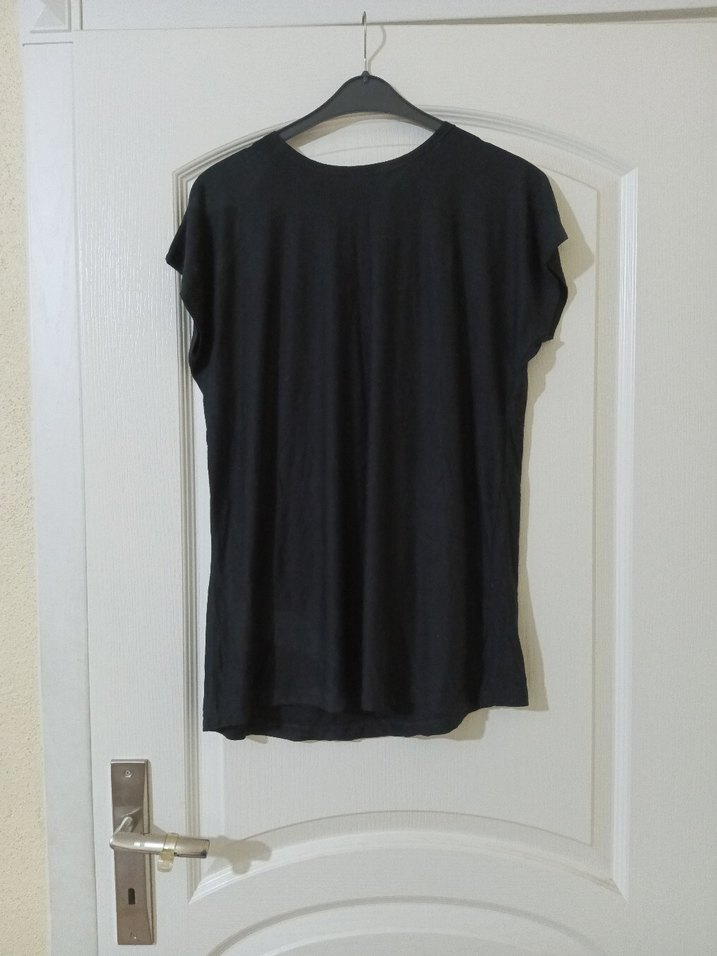 Kadın Siyah Leopar Desenli Tişört - Görsel 3