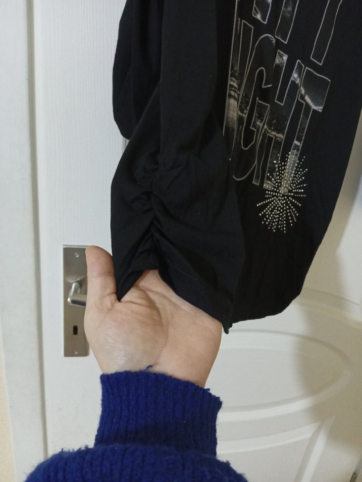 Payetli Siyah Uzun Kollu Tişört - Görsel 4