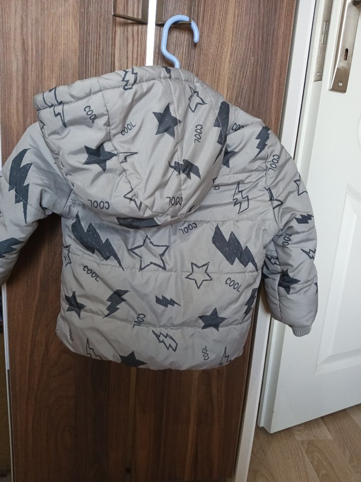 Gri Baskılı Erkek Çocuk Mont - Görsel 4