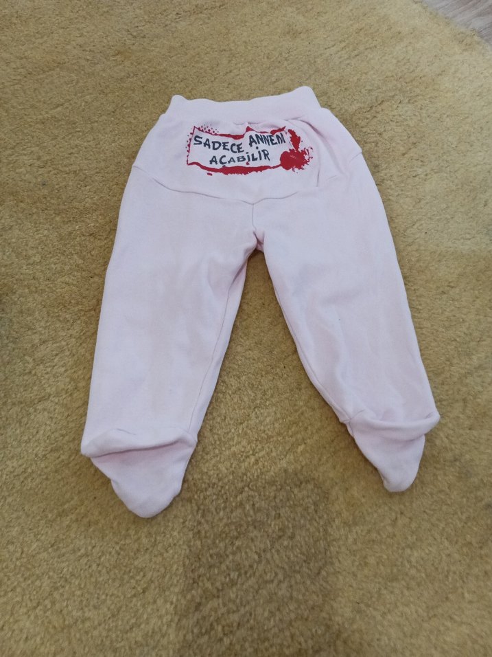 Pembe Yazı Detaylı Ayaklı Pijama - Görsel 2