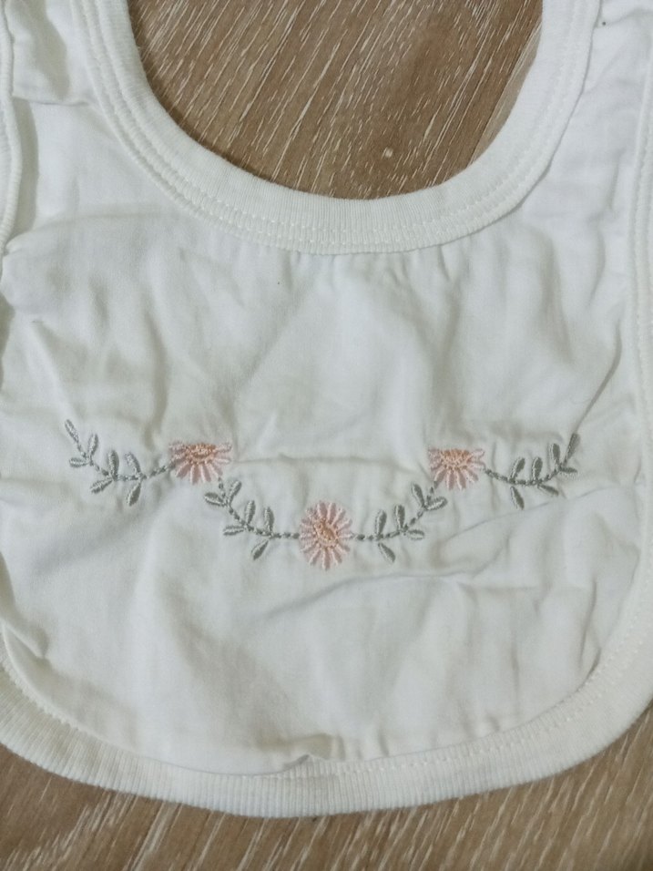 Nakışlı Beyaz Bebek Önlükleri Seti - Görsel 3