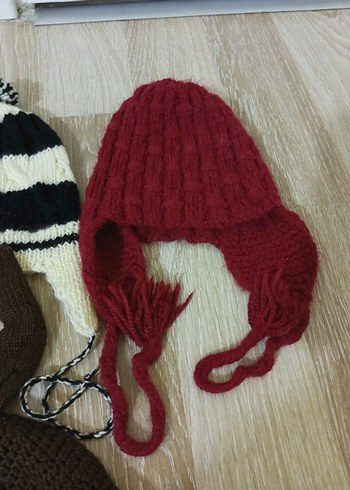 Çocuklar için Renkli Örgü Bere ve Şapka Seti - Görsel 4