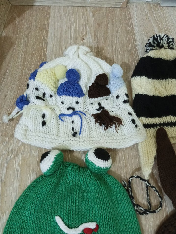 Çocuklar için Renkli Örgü Bere ve Şapka Seti - Görsel 2