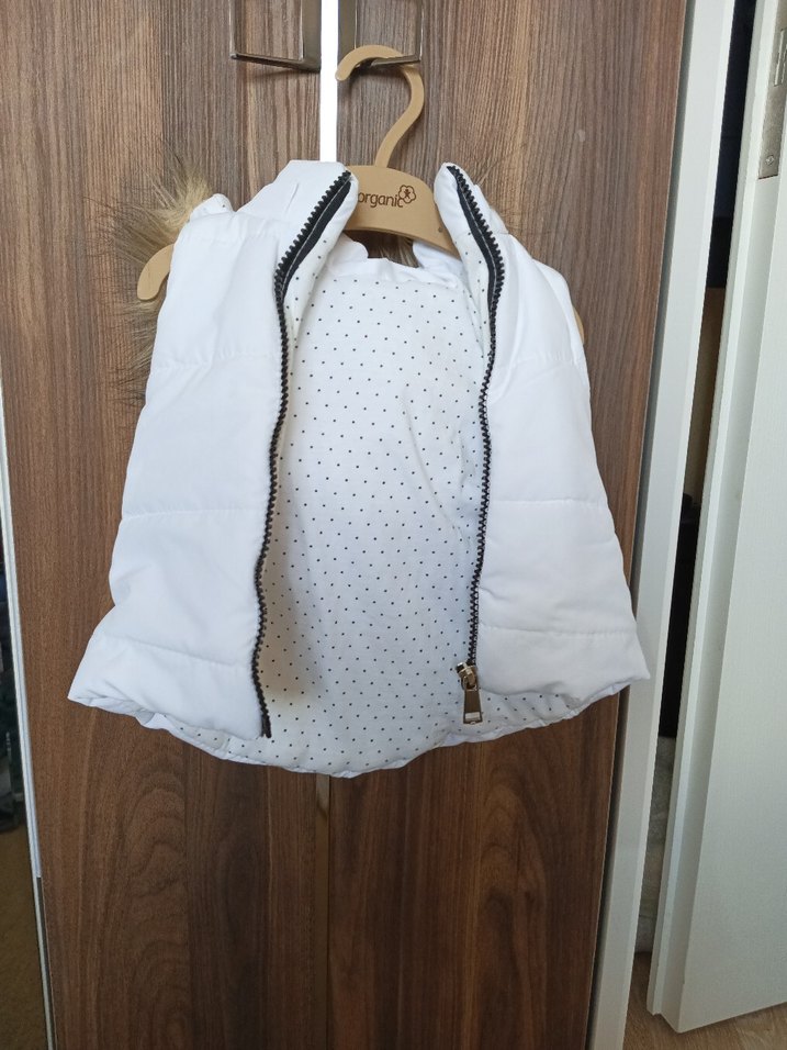 Kürk Detaylı Beyaz Kız Çocuk Yelek - Görsel 4