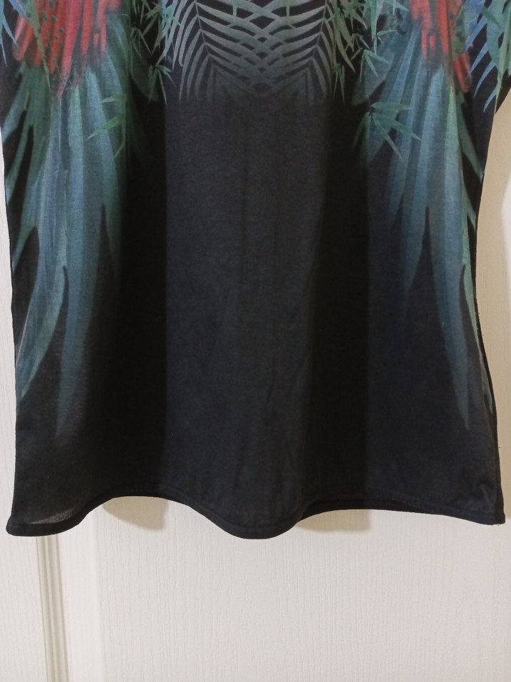 Renkli Desenli Kadın Kısa Kollu Bluz - Görsel 3