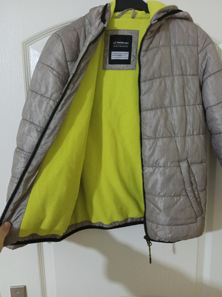 Gri Kapüşonlu Çocuk Mont - Görsel 5