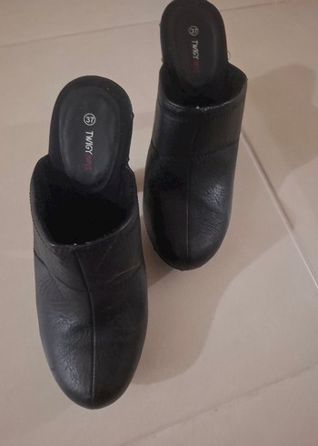 Siyah Desenli Platform Topuklu Kadın Terlik - Görsel 2