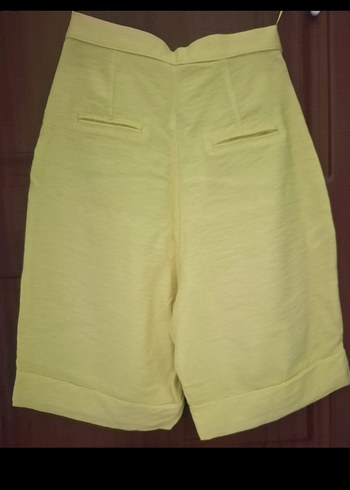 Sarı Kemerli Kadın Bermuda Şort - Görsel 3