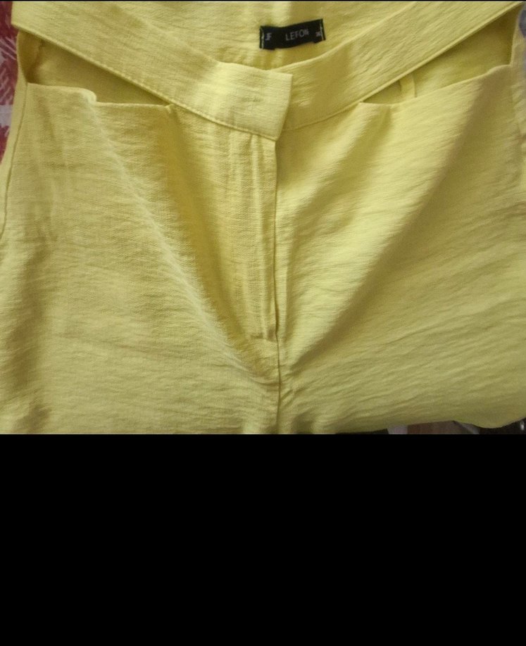 Sarı Kemerli Kadın Bermuda Şort - Görsel 2