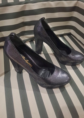 Gri Yılan Desenli Platform Topuklu Kadın Ayakkabı - Görsel 2