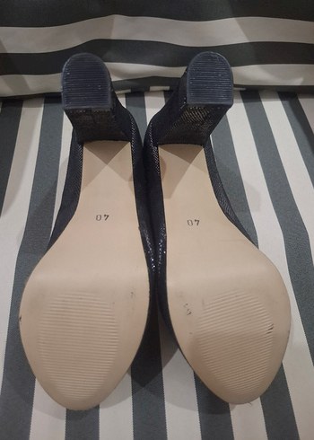 Gri Yılan Desenli Platform Topuklu Kadın Ayakkabı - Görsel 3