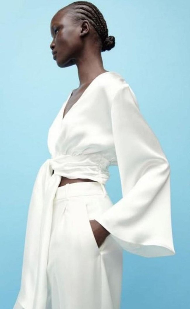 Zara Beyaz V Yakalı Kısa Kadın Bluz - Görsel 2