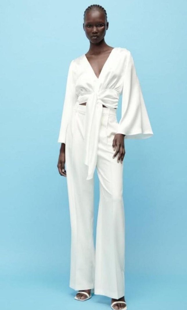 Zara Beyaz V Yakalı Kısa Kadın Bluz - Görsel 4