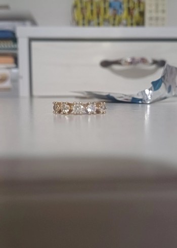 Altın Renkli Minimalist Kadın Yüzük yanında ruj hediye ediyoruz - Görsel 3