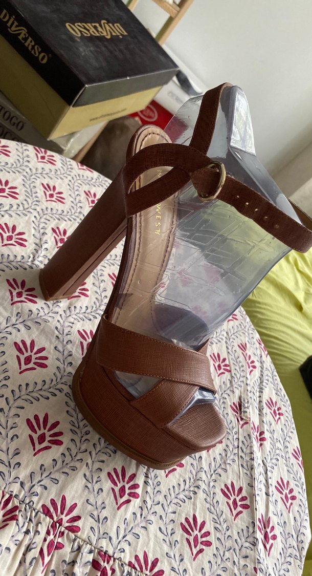 Kahverengi topuklu Nine West - Görsel 3