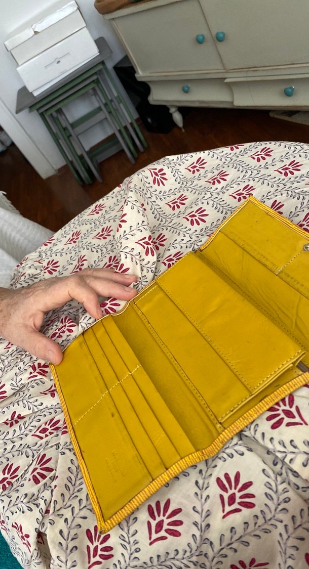 Sarı Pilili Nakışlı Kadın Portföy Çanta - Görsel 2