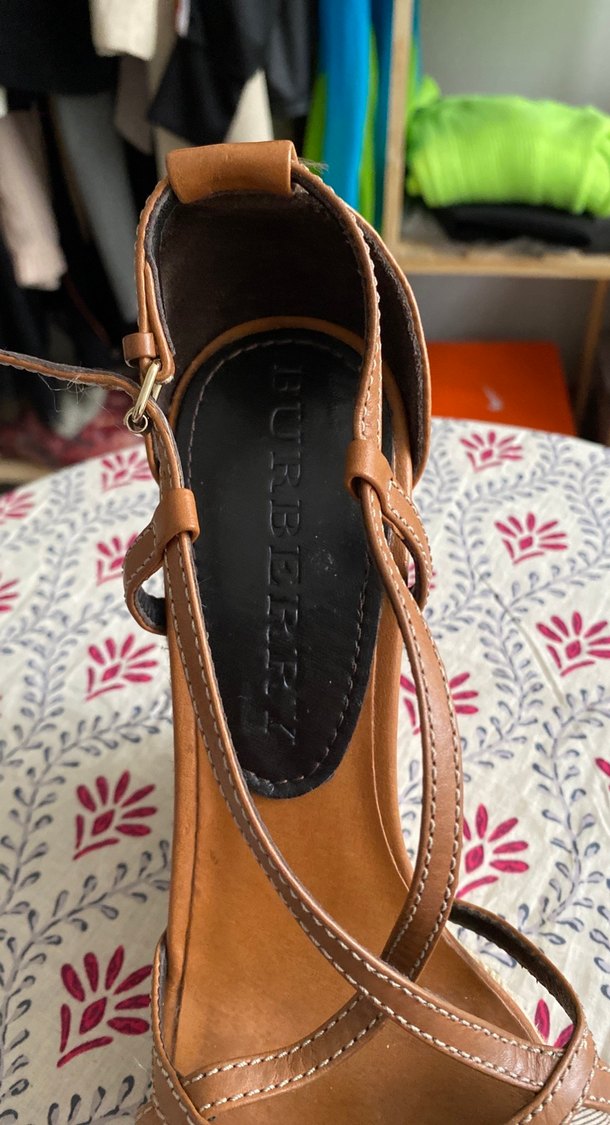 Bohem Tarzı Kahverengi Tokalı Dolgu Topuklu Burberry - Görsel 3