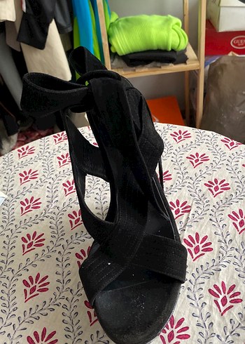 Siyah dolgu topuk Selin ayakkabı - Görsel 4