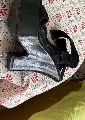 Siyah dolgu topuk Selin ayakkabı - Görsel 3