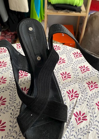 Siyah dolgu topuk Selin ayakkabı - Görsel 5