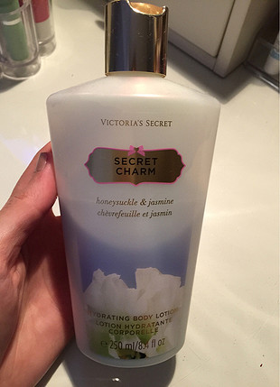 Victoria?s secret vücut kremi 