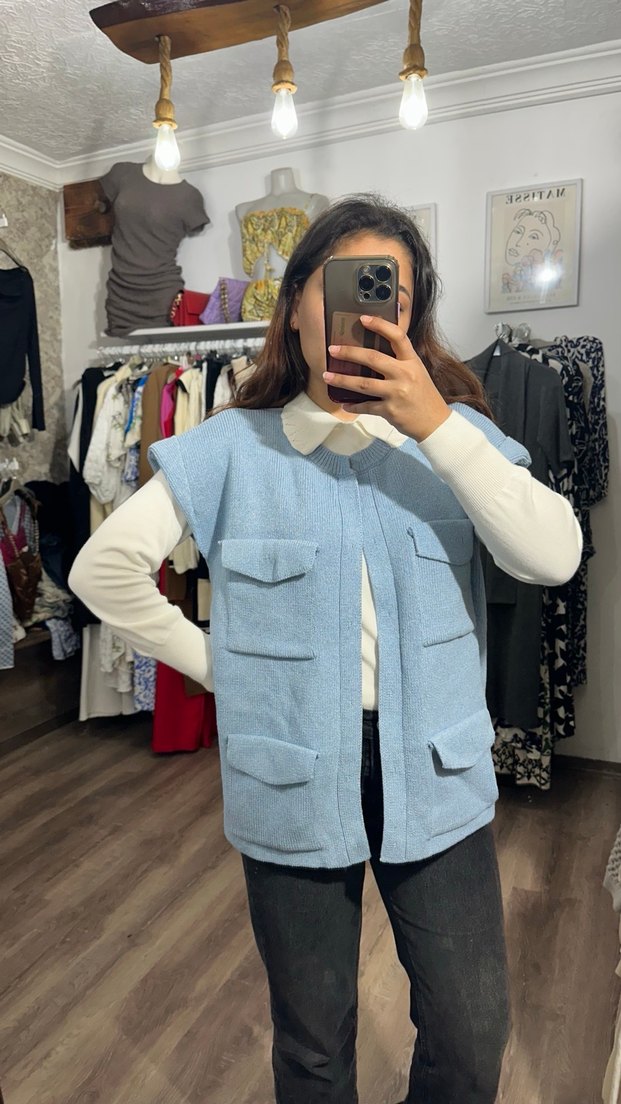 Mavi Düğmeli Kolsuz Kadın Süveter - Görsel 4