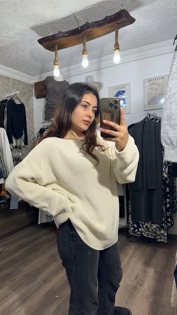 Beyaz Oversize Triko Kadın Kazak - Görsel 3