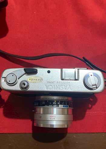 Yashica Siyah Filmli Kamera ve Flaş - Görsel 3