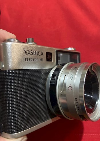 Yashica Siyah Filmli Kamera ve Flaş - Görsel 4