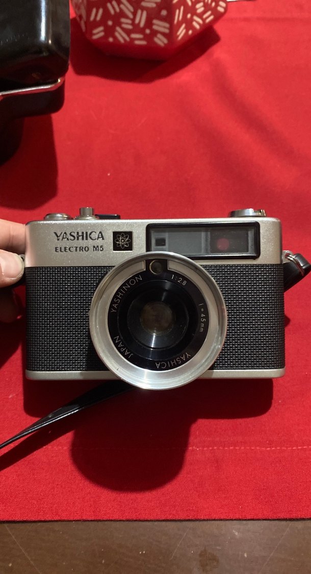 Yashica Siyah Filmli Kamera ve Flaş - Görsel 2