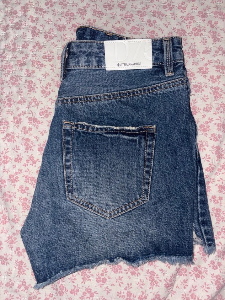 Kadın Lacivert Dantel Detaylı Mini Denim Şort - Görsel 3