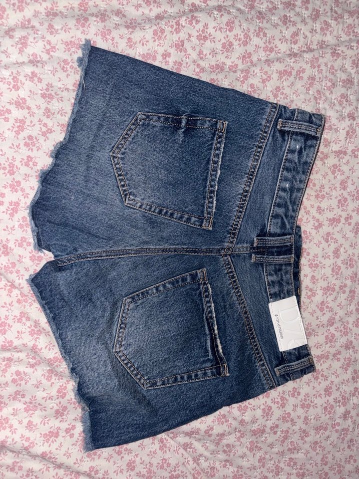 Kadın Lacivert Dantel Detaylı Mini Denim Şort - Görsel 5