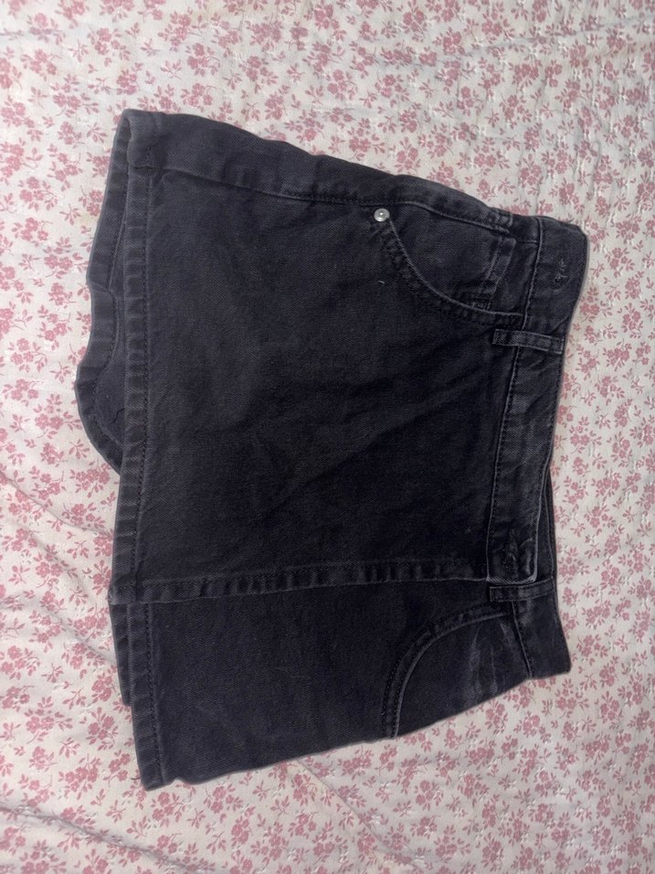 Siyah Düğmeli Midi Kot Şort - Görsel 3