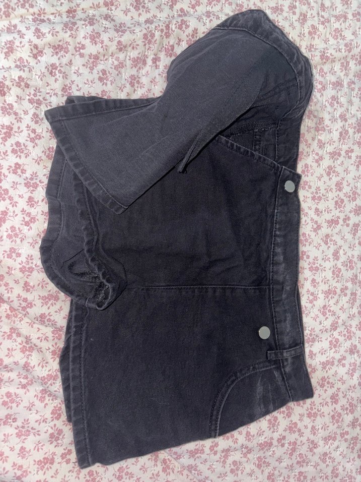 Siyah Düğmeli Midi Kot Şort - Görsel 2