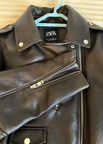 Zara Siyah Kemerli Kısa Deri Biker Ceket - Görsel 4