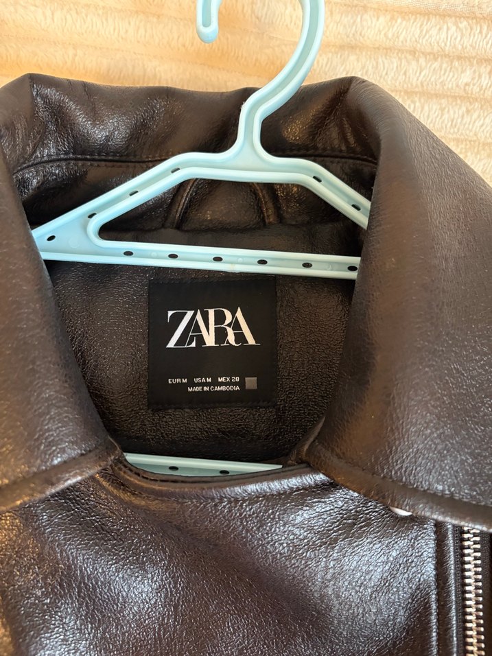 Zara Siyah Kemerli Kısa Deri Biker Ceket - Görsel 3