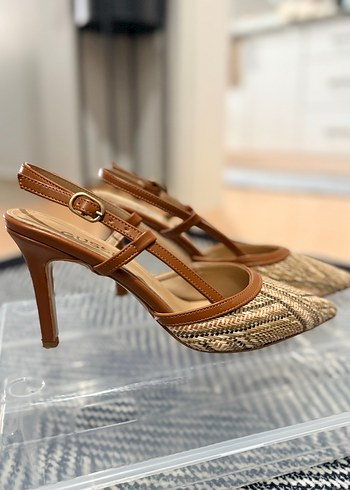 Diğer Desenli, tokalı Stiletto