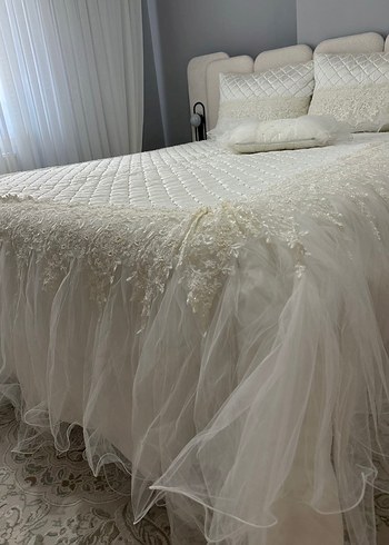 İşlemeli Yatak Örtüsü Takımı - Görsel 2