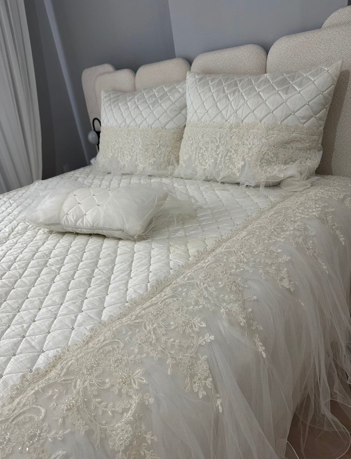 İşlemeli Yatak Örtüsü Takımı - Görsel 3