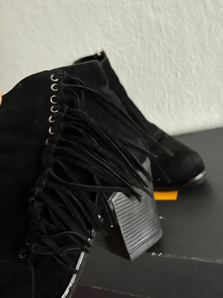 Siyah Süet Püsküllü Kadın Topuklu Bot - Görsel 3